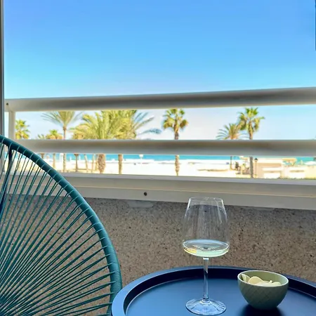 Beachfront アパート *